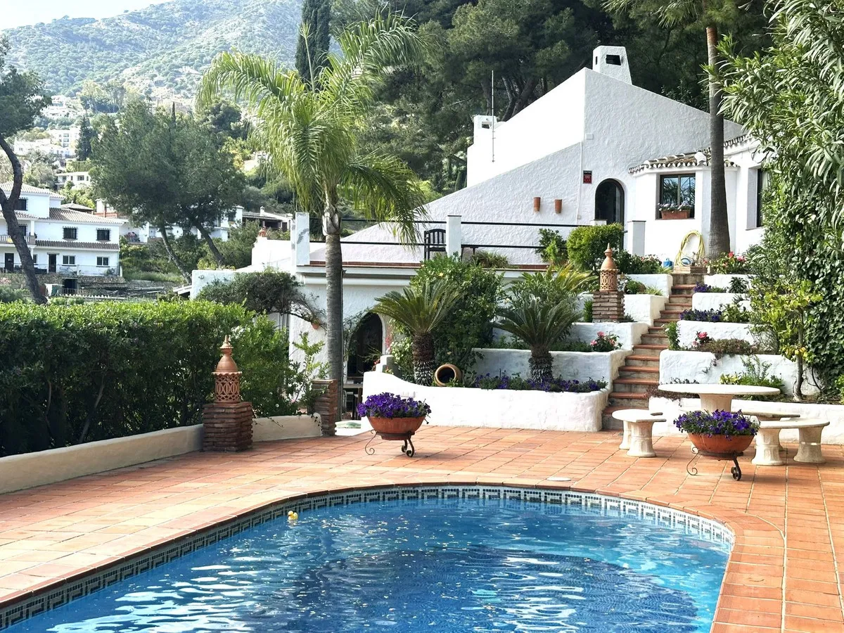 eae49701-da0e-42a4-8ef7-0285cedd36fd