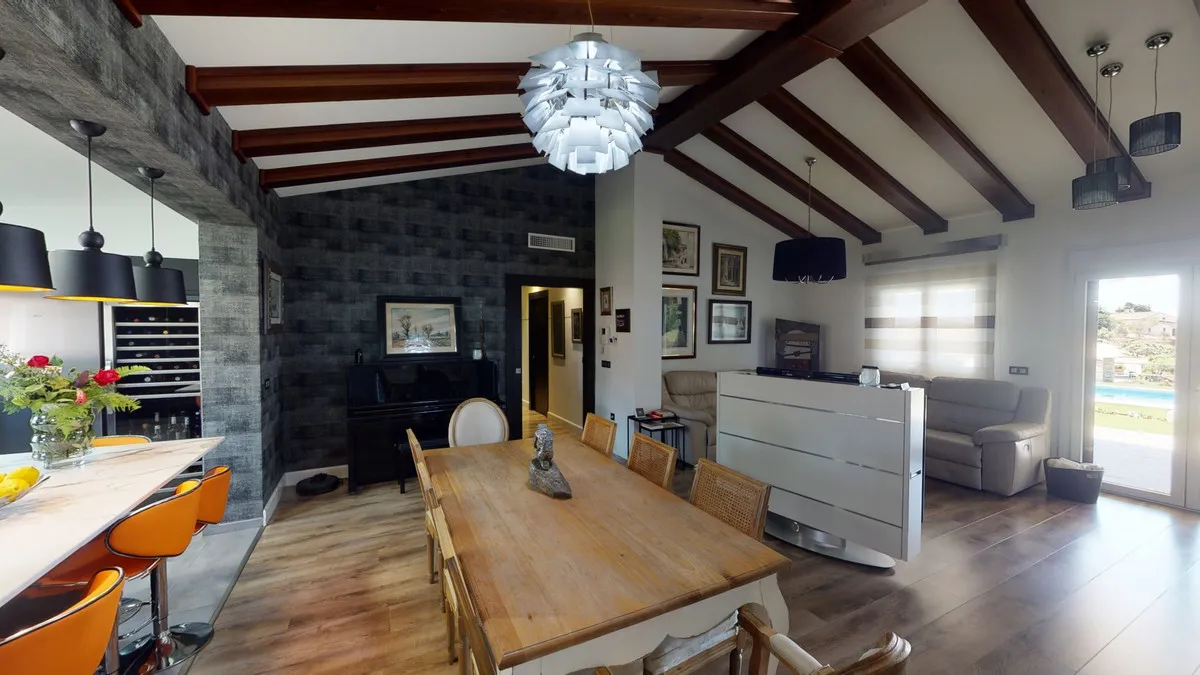 2aaeeada-161a-477f-90a7-13074644990e