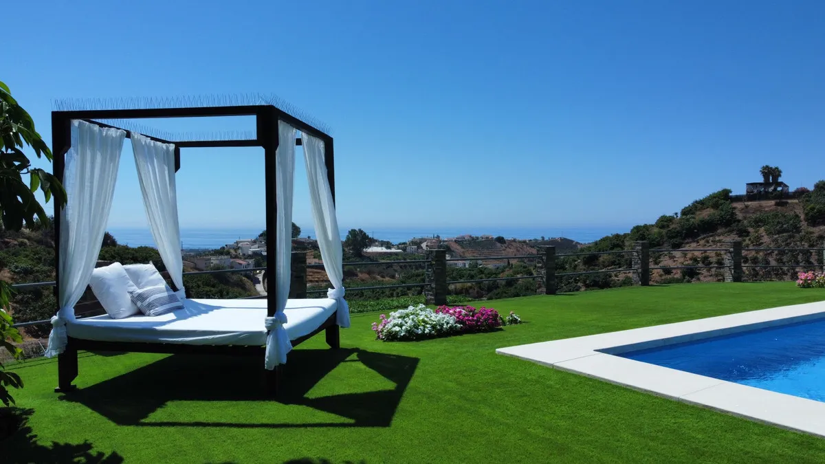 8fe6e0c9-8a73-4d1a-83af-000d900942ef