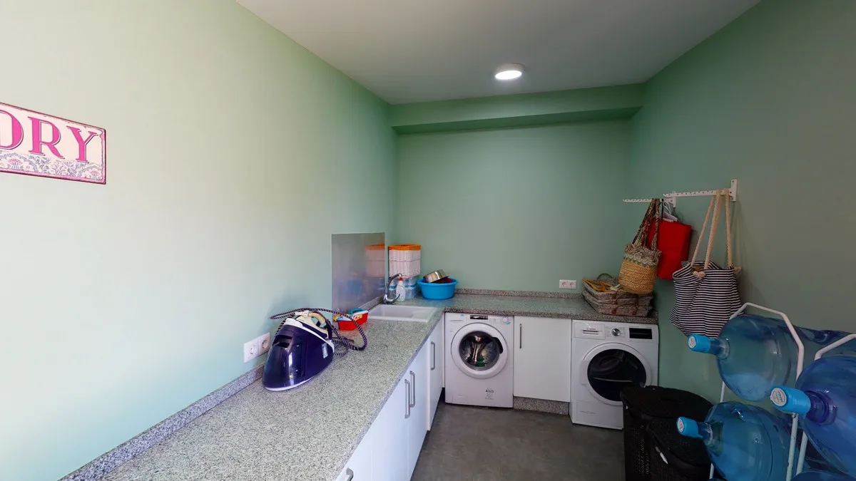 a9d1f69f-f754-477b-9b7b-fe3c4ebbd6d1