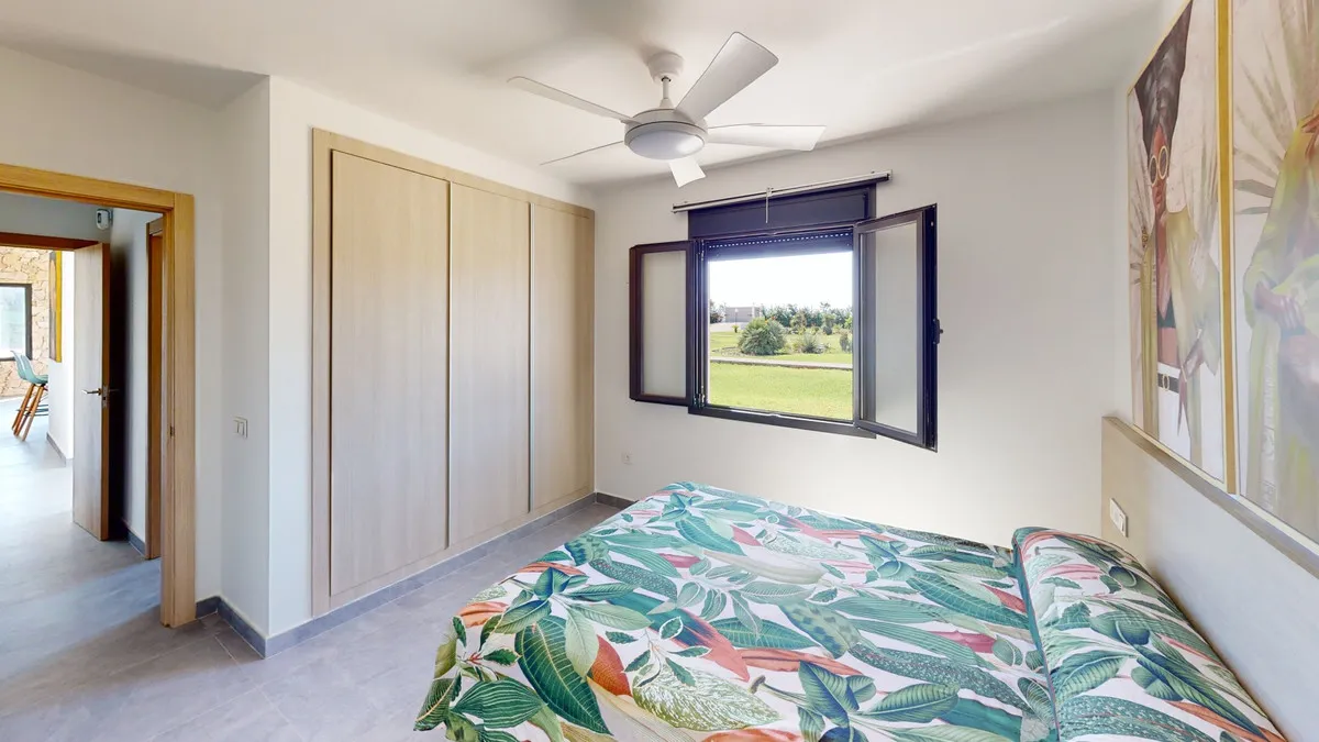 e95aa495-0268-46e7-9053-f2f90cfc4fa2