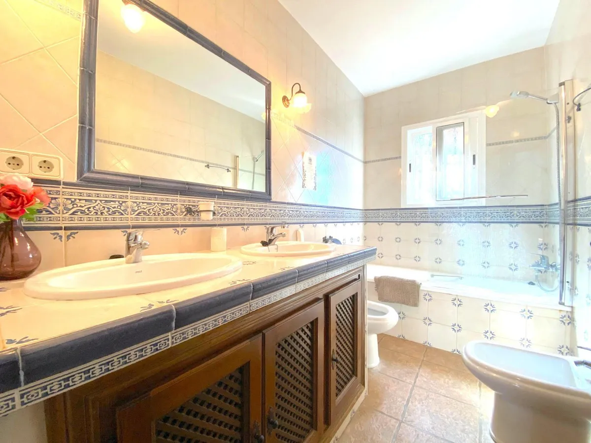 b6186b0a-18ec-431d-ad5b-055722778d90