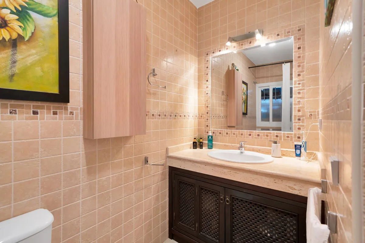 1b3a5726-8ca3-46db-9a17-aec920c7eb3c