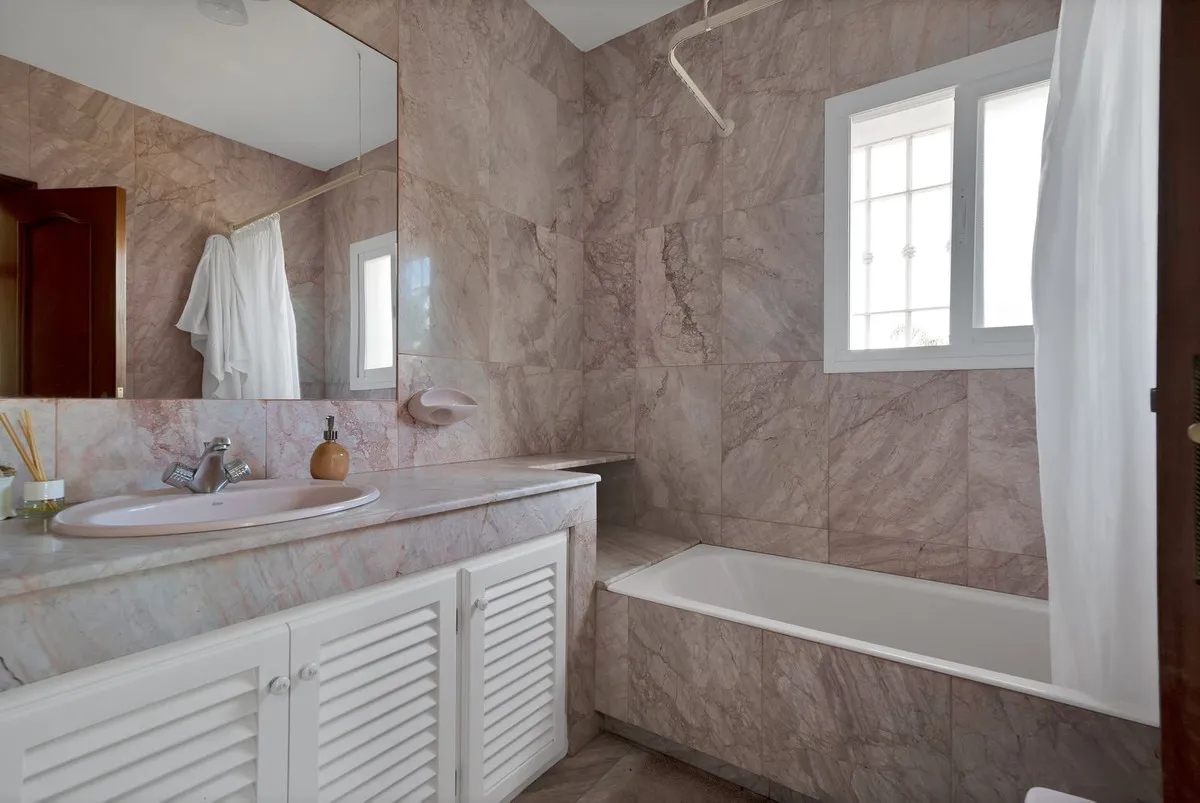 29b566f0-2809-46a8-b727-f7f8ec17804e