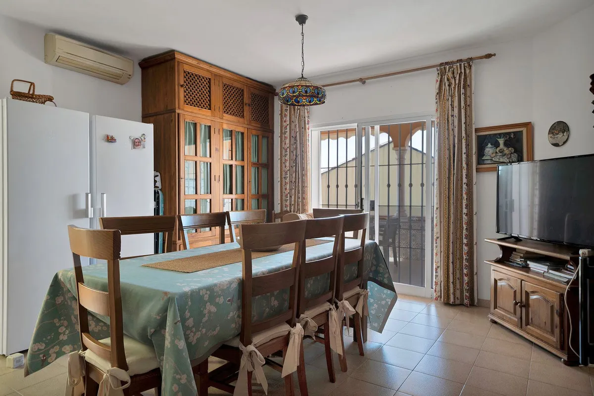 5bfd1f31-3e5b-4283-9c63-9d4c8a1d53df