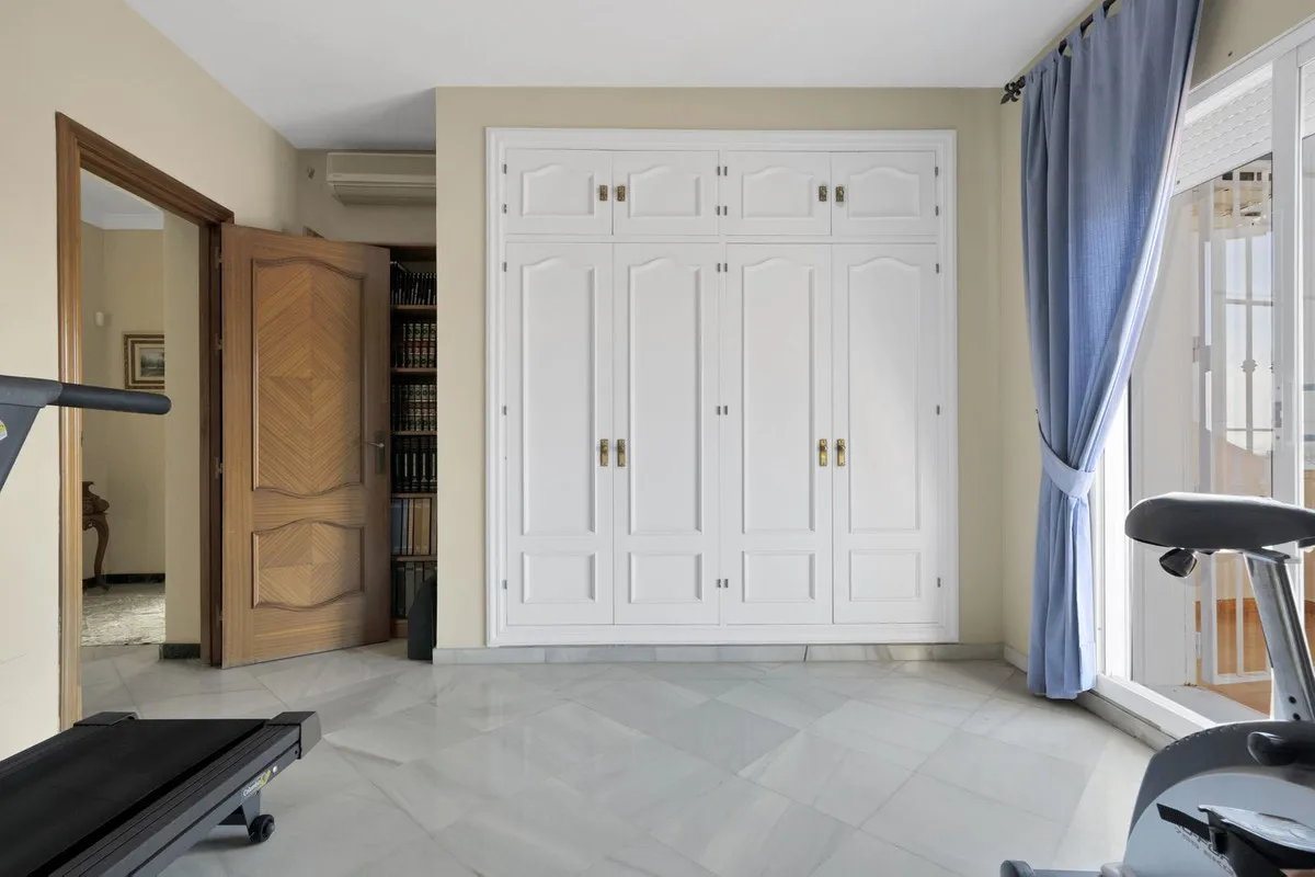 f4e542af-6f1c-4106-a8be-6dcf8a52191e