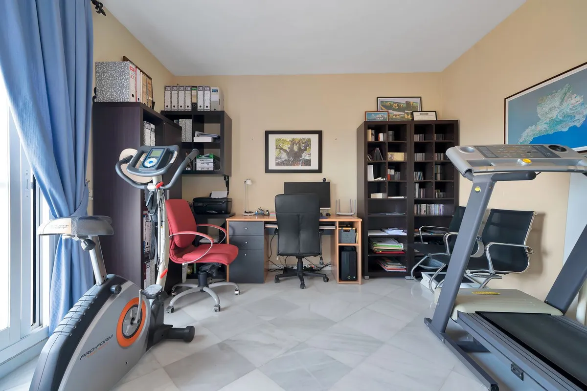 f5b6e221-9cf2-4002-8540-e0400d6a3250