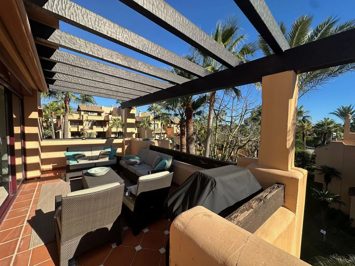 8aaef150-fc74-42db-bd0a-04b2a4e7e590