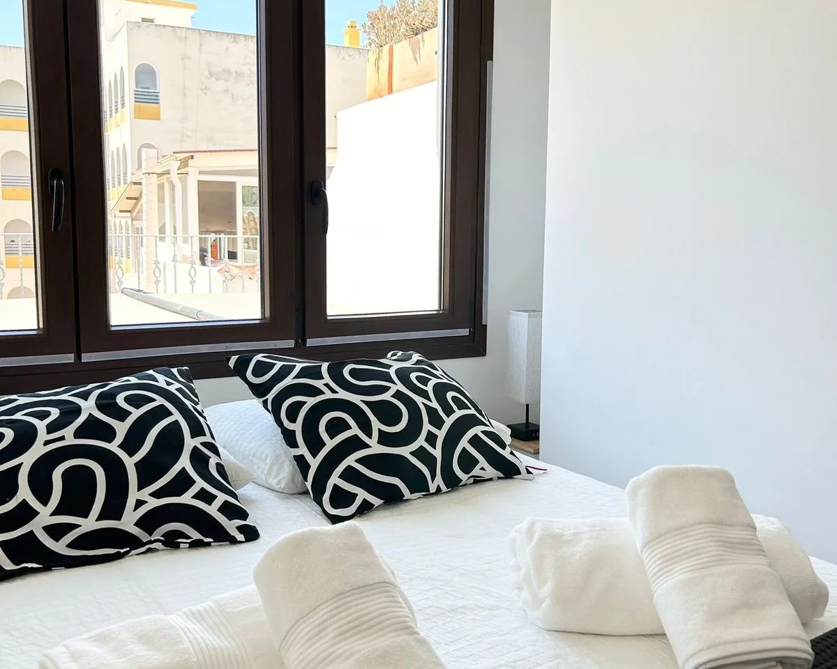 cf9abd7a-d977-4f16-b8ff-68434c30e272