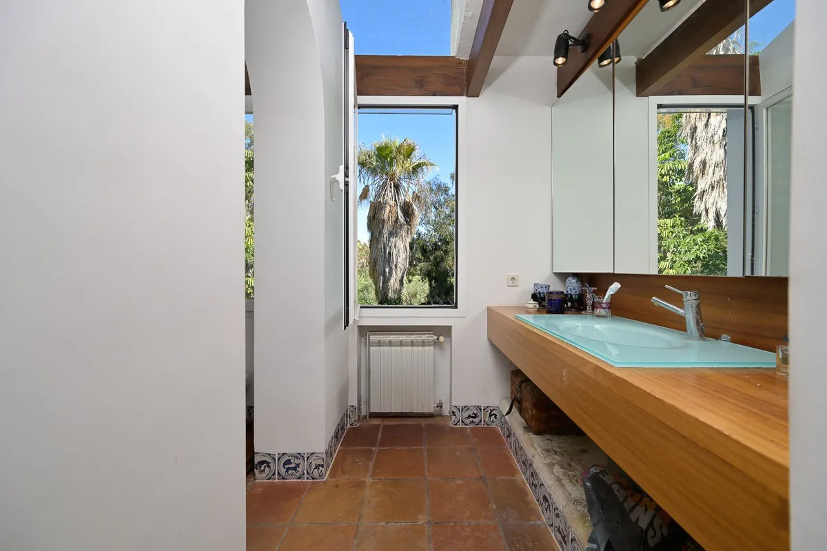 03b78565-14b3-48c3-ad54-1688b7f30b83