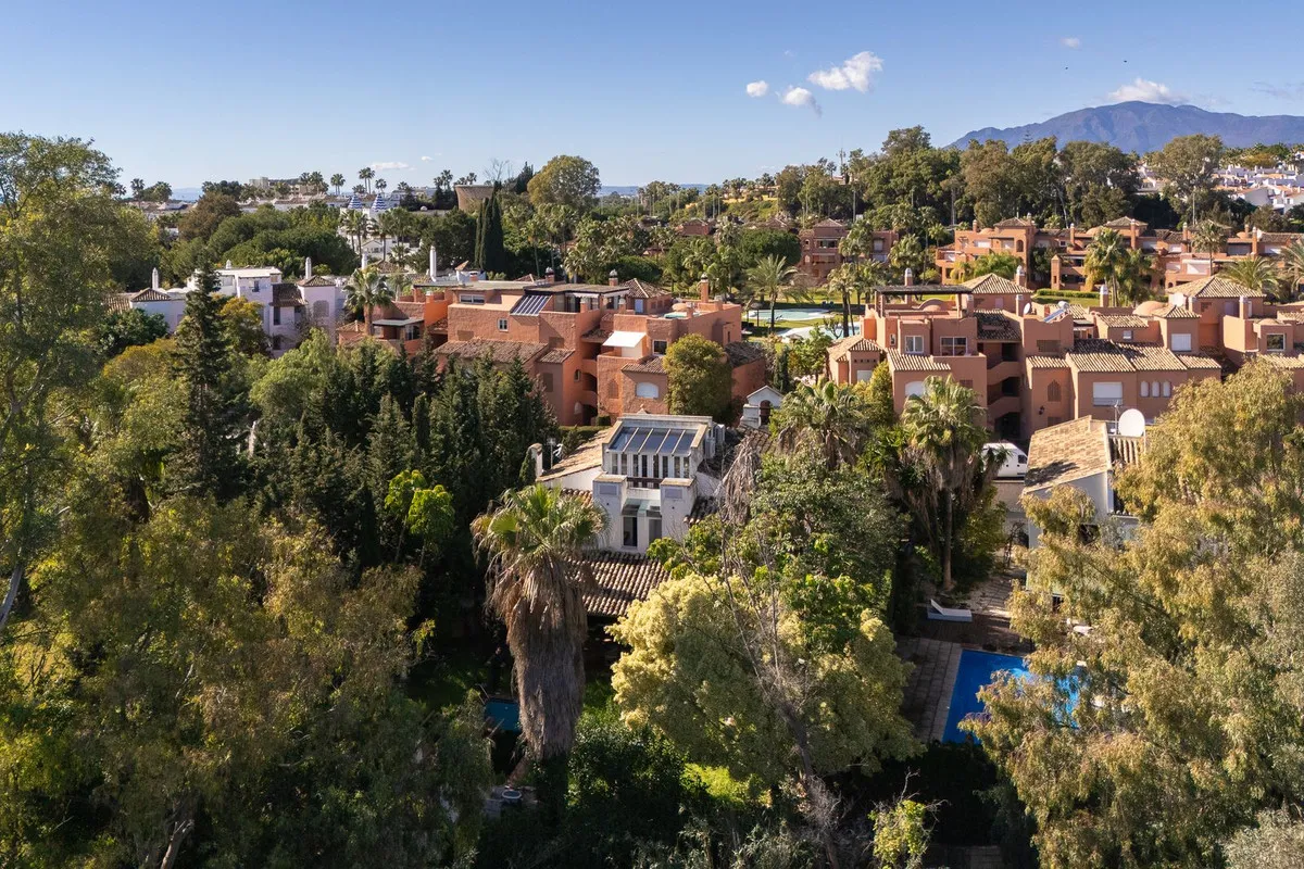 7b203094-fce6-4ad9-b8d0-7f0dd6a43c18