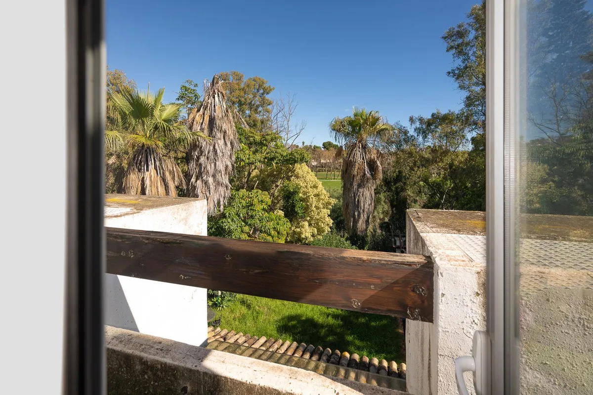 f5d85c0d-62c3-4572-a37f-b8771b86863b