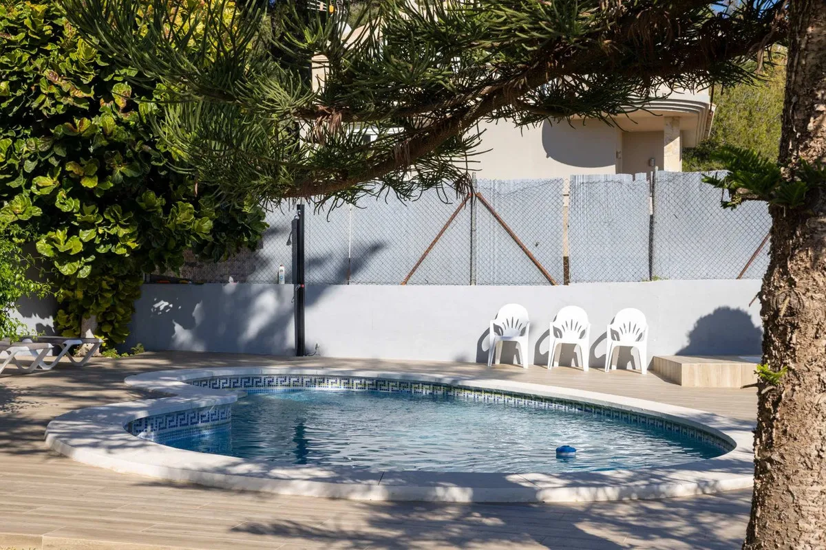 1e42f58a-f26e-4c7a-8773-7c87a104a28b