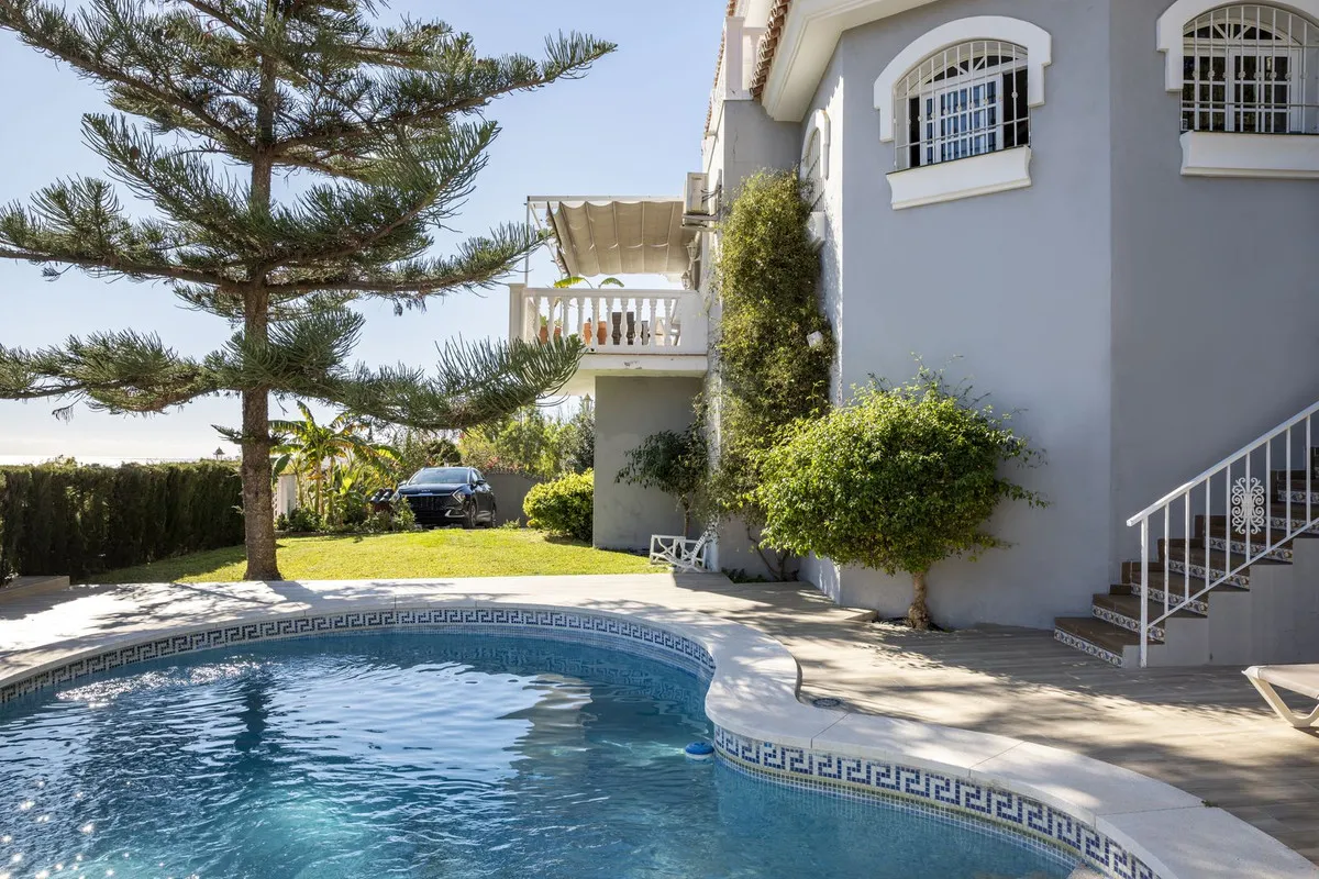 6e116cf7-34a2-4d58-83f7-0f0234cba5df