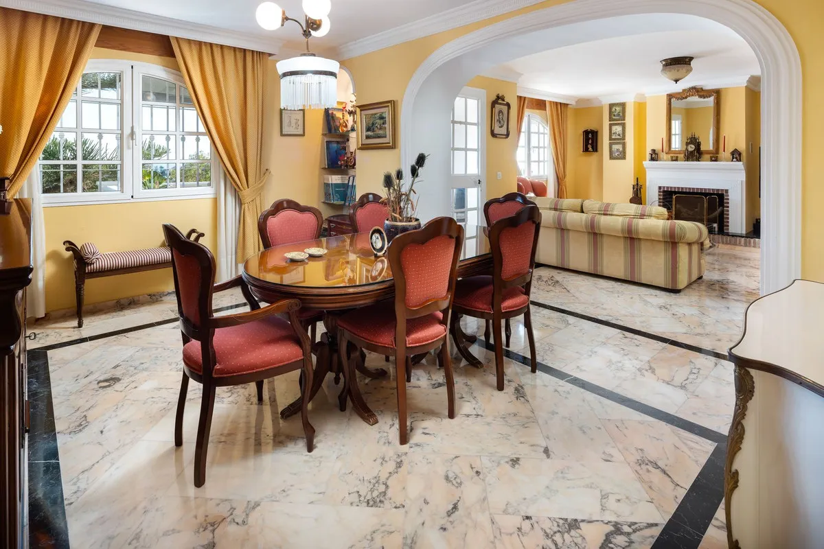 fda8f952-8840-4fa2-a5d8-ea476a03e498