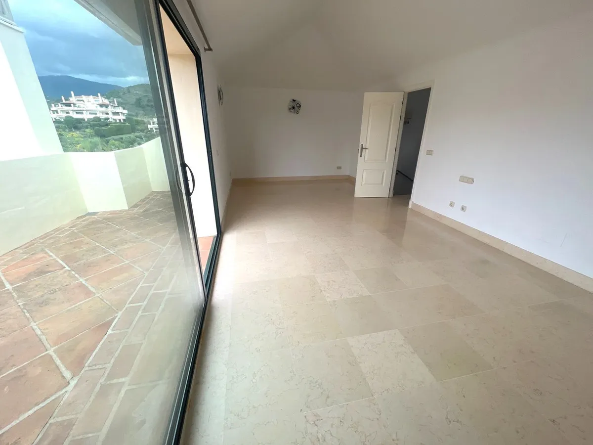 d0c90de2-bda5-4bb0-ac3c-4aa7437603fa