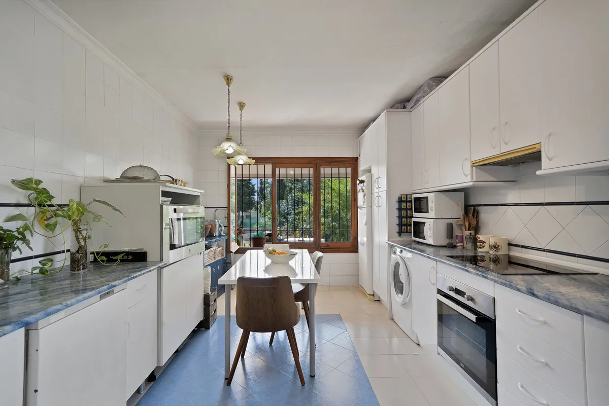 8e3708b5-2e5b-4286-b319-118de82a30ab