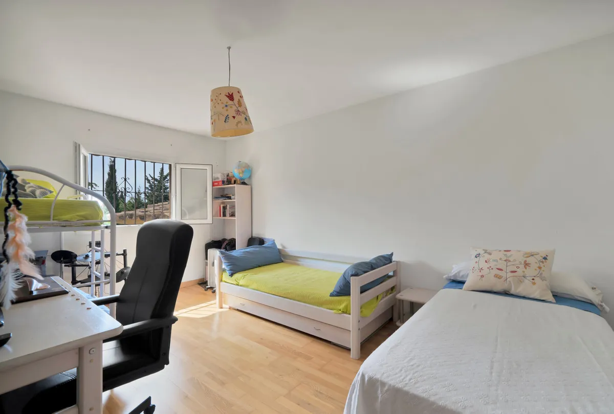 d94d2b25-d119-4f9c-8994-432cd39cc387