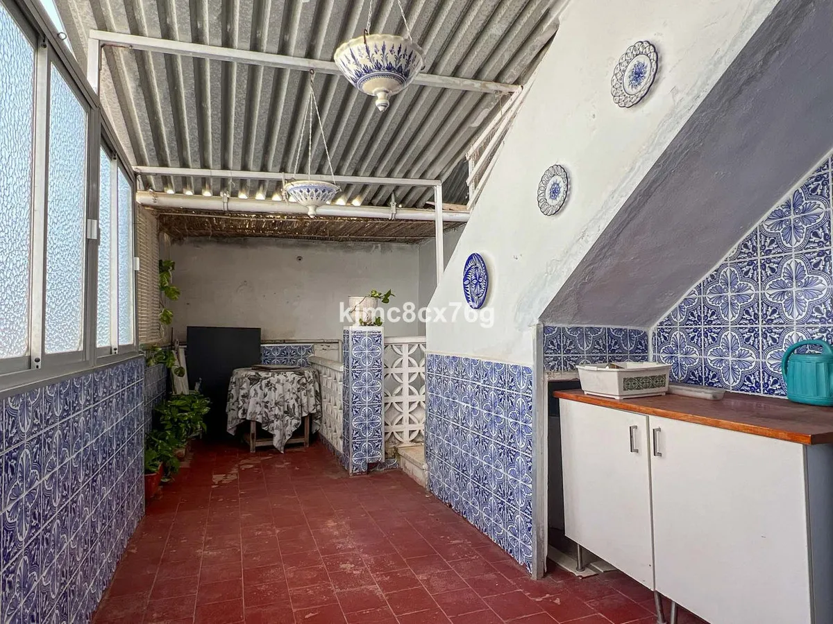 70560dc8-27ed-4374-93b8-705a19a94221