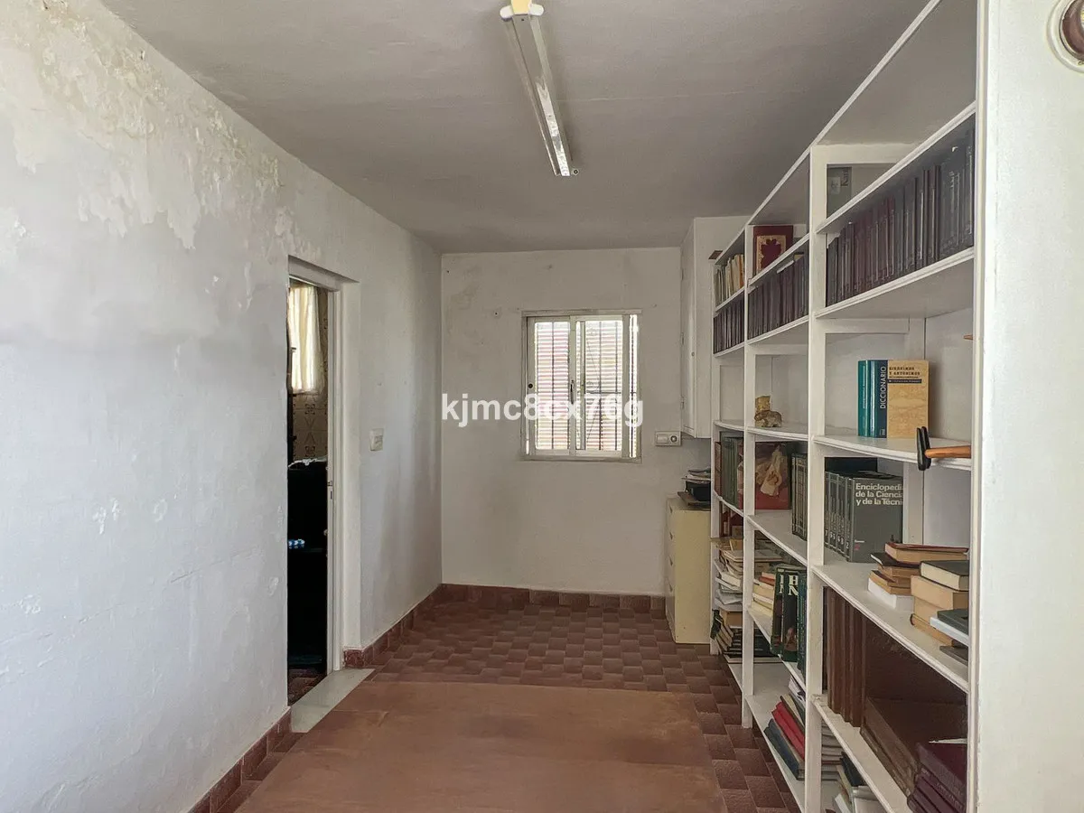 f39c15de-9778-4261-8d51-c2d3c97f769f