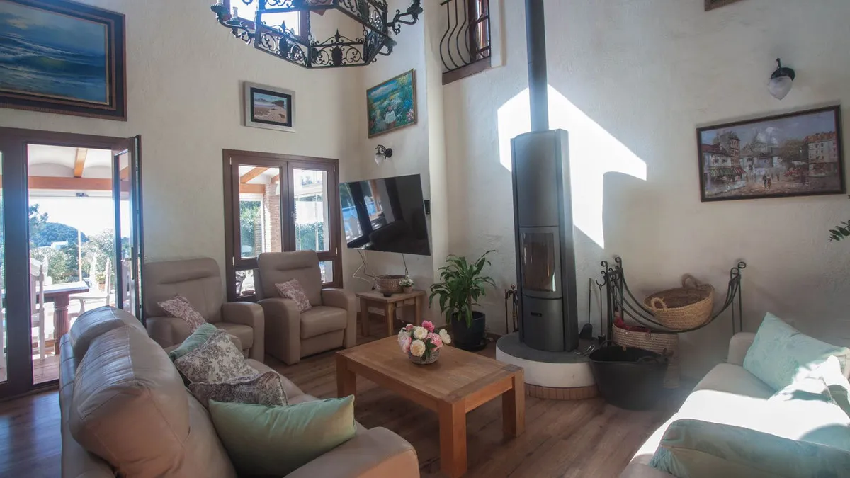 7642736b-7d19-48cd-8a6f-81cf68e5cfca