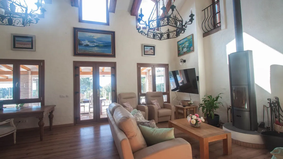 dc635780-0453-4b3f-bc28-e208ac57f56a