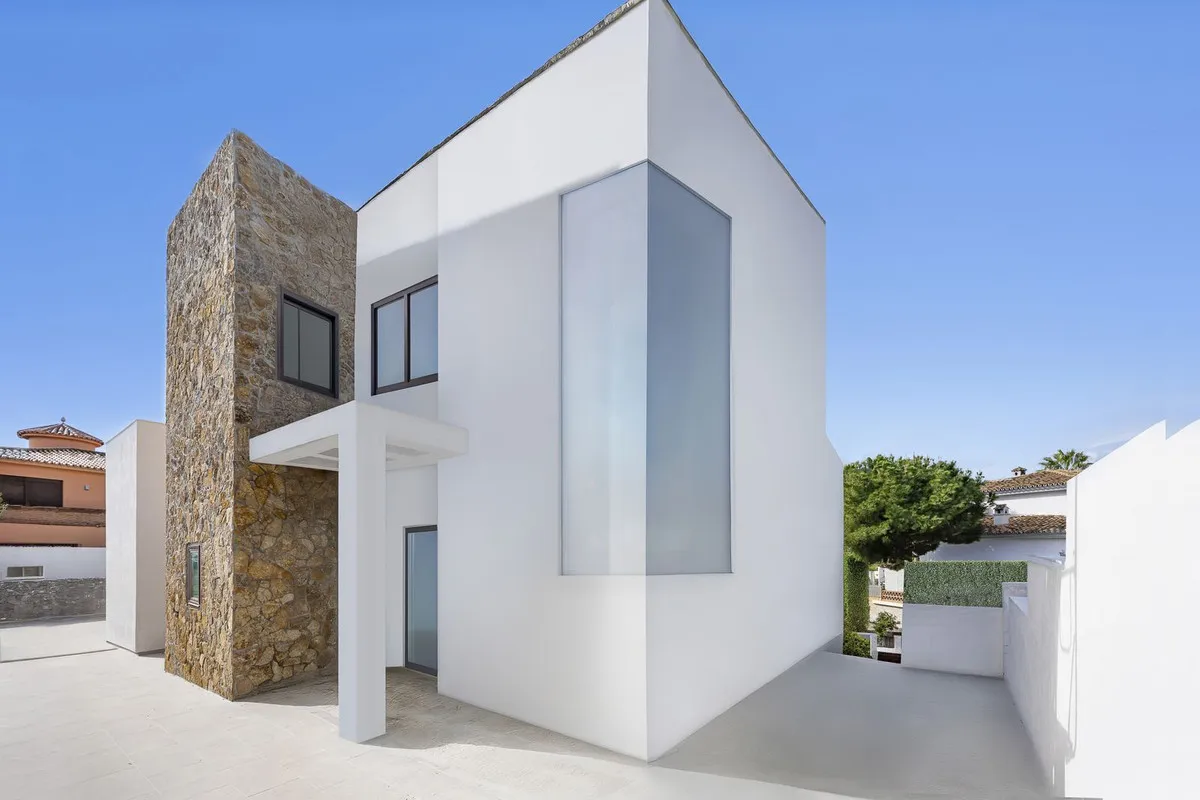 0662fa19-867b-42e2-a89a-0a90984fb2e6