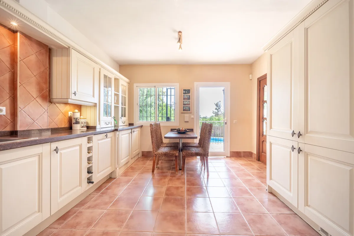 8898ad0f-5a73-40ca-9c7a-8b42ac2b97e4