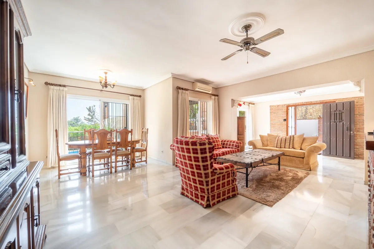 99290f82-8225-4740-acd0-fbdb60f49cc8