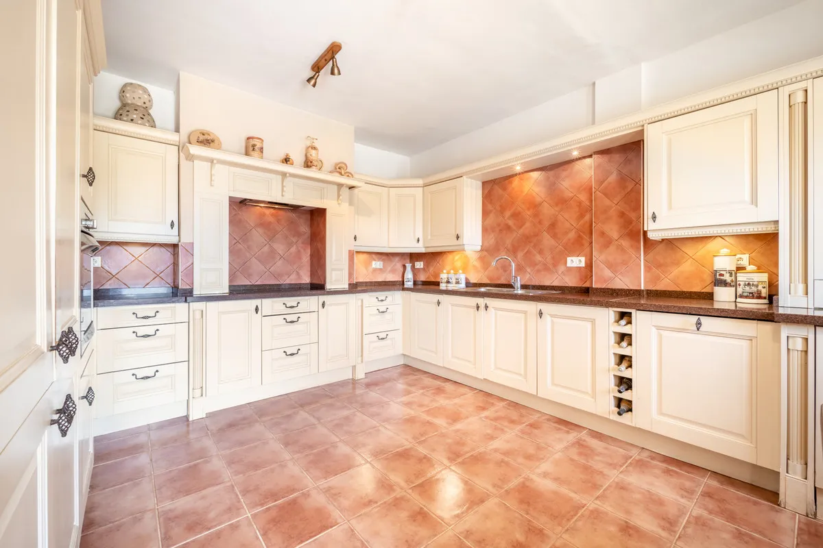 a173a75e-9c39-4631-9531-88675fe06610