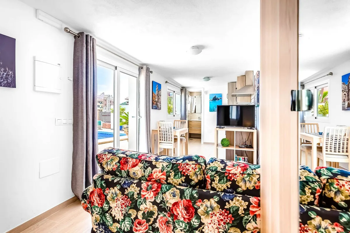 993a4e51-f829-47c1-8768-30e89ccd99ca