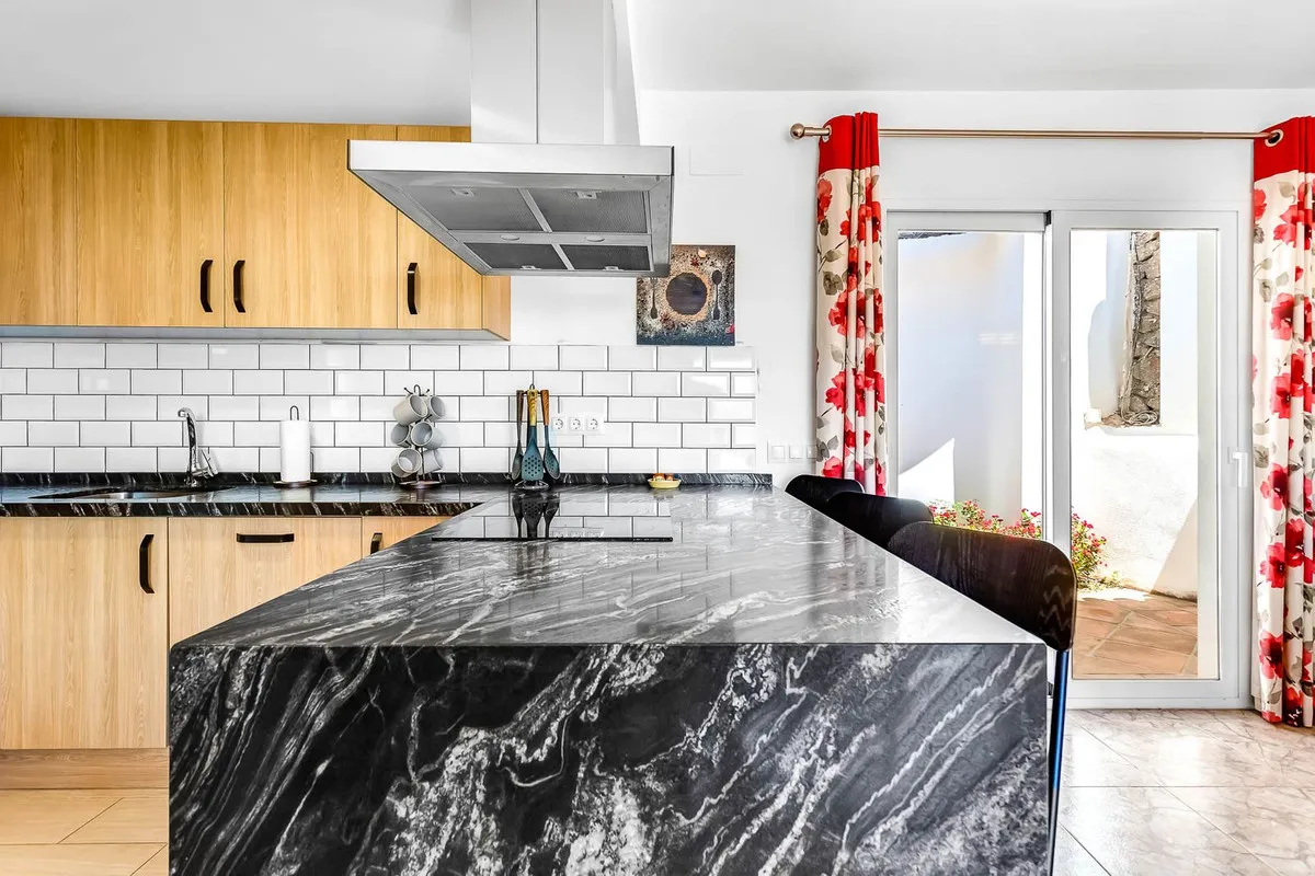 caa5f73d-8b72-46ea-92ff-77fe7ef19add