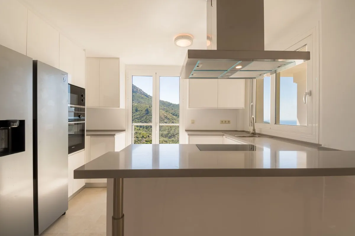 379c281a-2ee3-488e-9bd4-d037a3069f7f