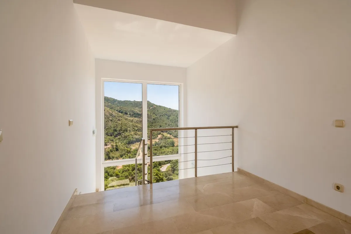 44eb7fbf-73d0-413f-8d42-2addc9649623