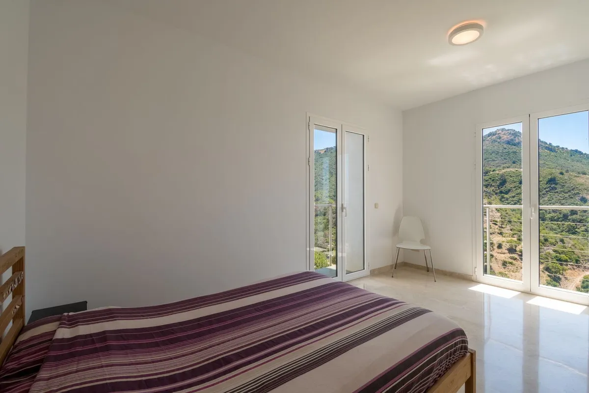 93ad6dc9-dd56-4857-b9f6-62d529dbb935