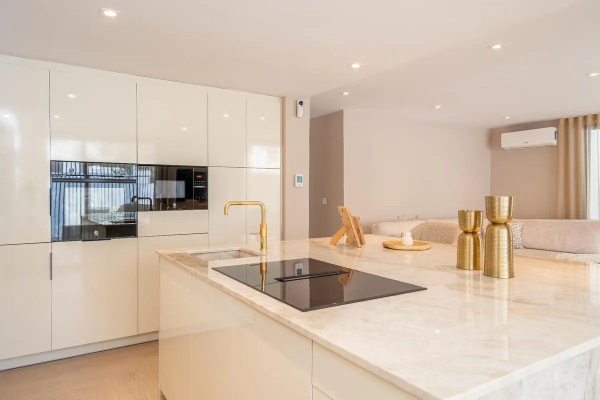 006dfe0f-9bae-4a25-aab9-3b61d56fe9fb