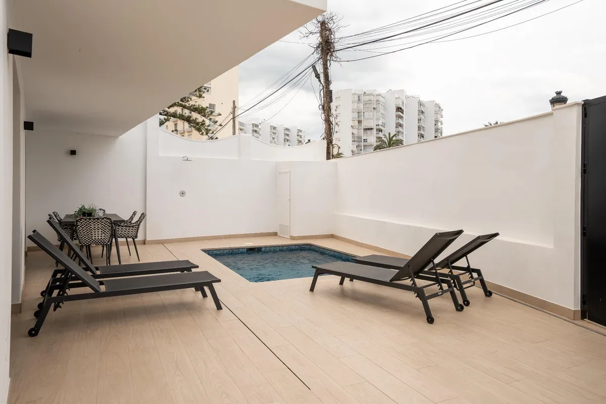 15d62120-55f0-403b-8b75-05d9a3cf5766