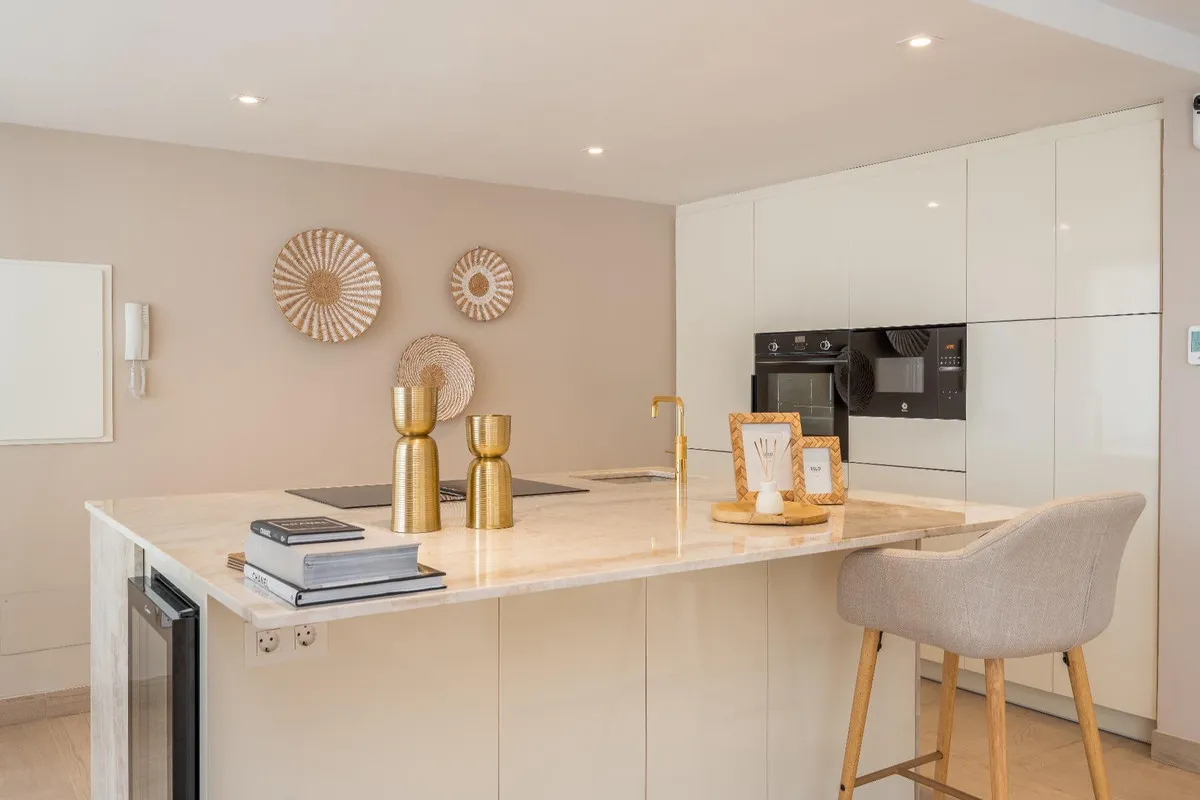 93a4f568-4465-4a30-8d4e-9da82b0c3d78