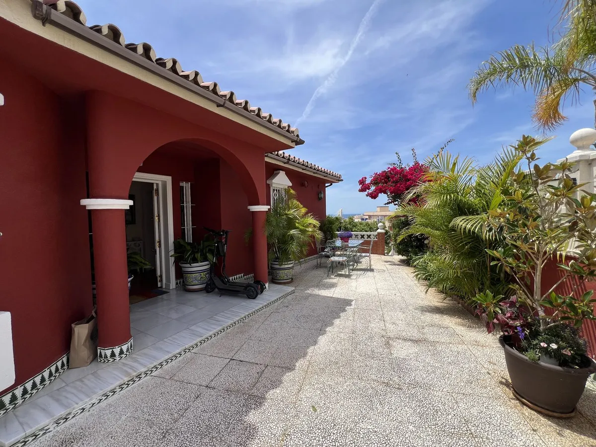 9195d87d-2629-4e5e-85f2-781a9fe5229d