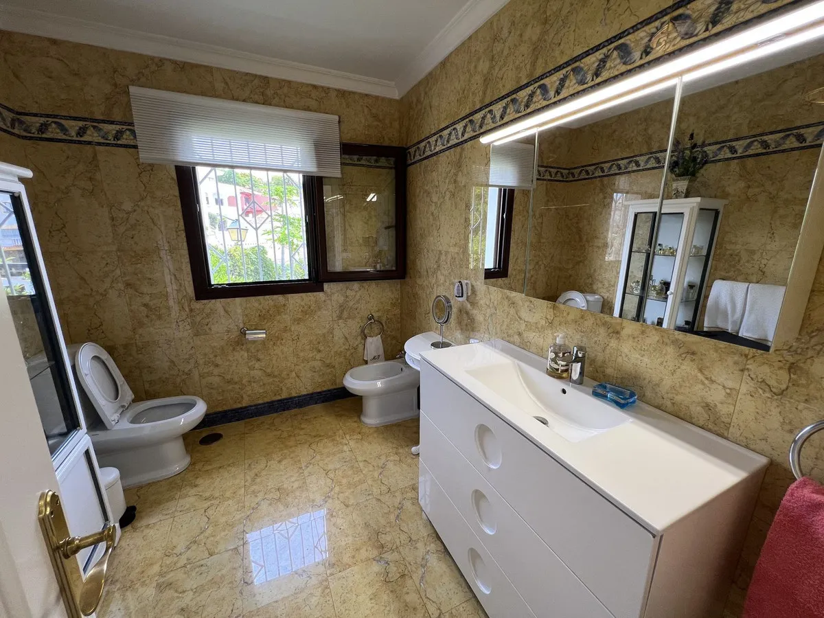 a5a0caa6-d9e9-4dff-bfe6-ba98be5c5a91