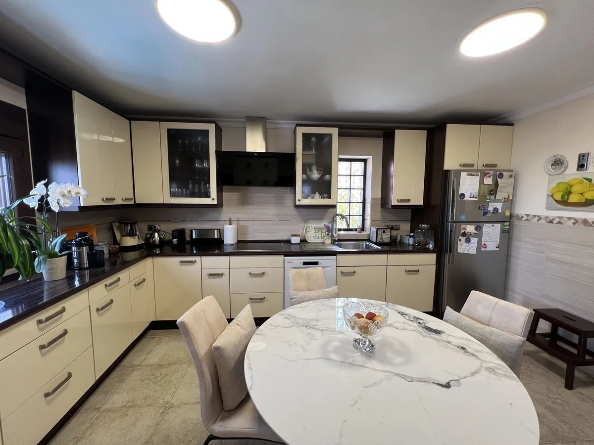 dbfb76eb-10de-4bdd-8c1b-8e5ce01d6e82