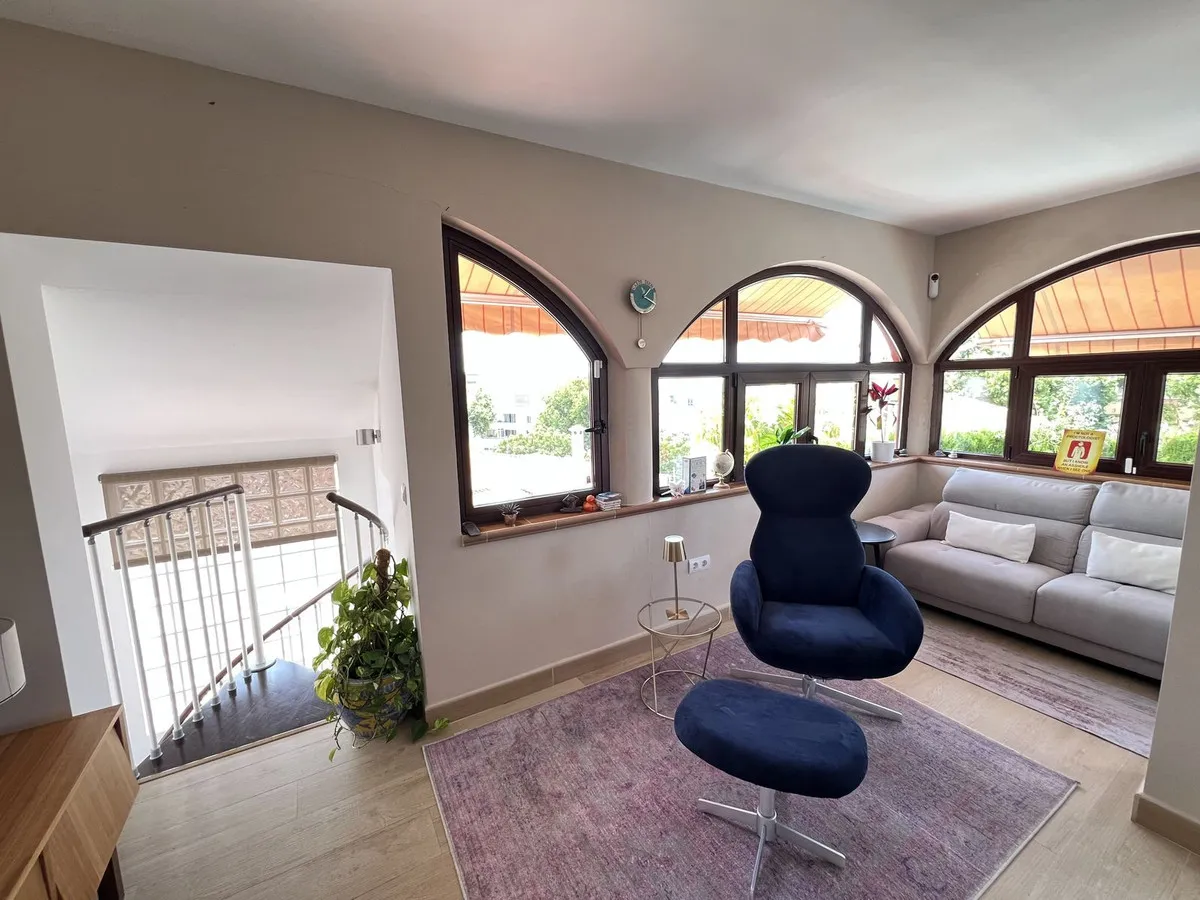 e8a708bd-2e77-4063-b6b1-19d510a69104