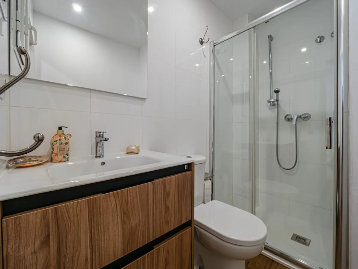 160cfd9c-9330-46d4-8aad-2199a4701681