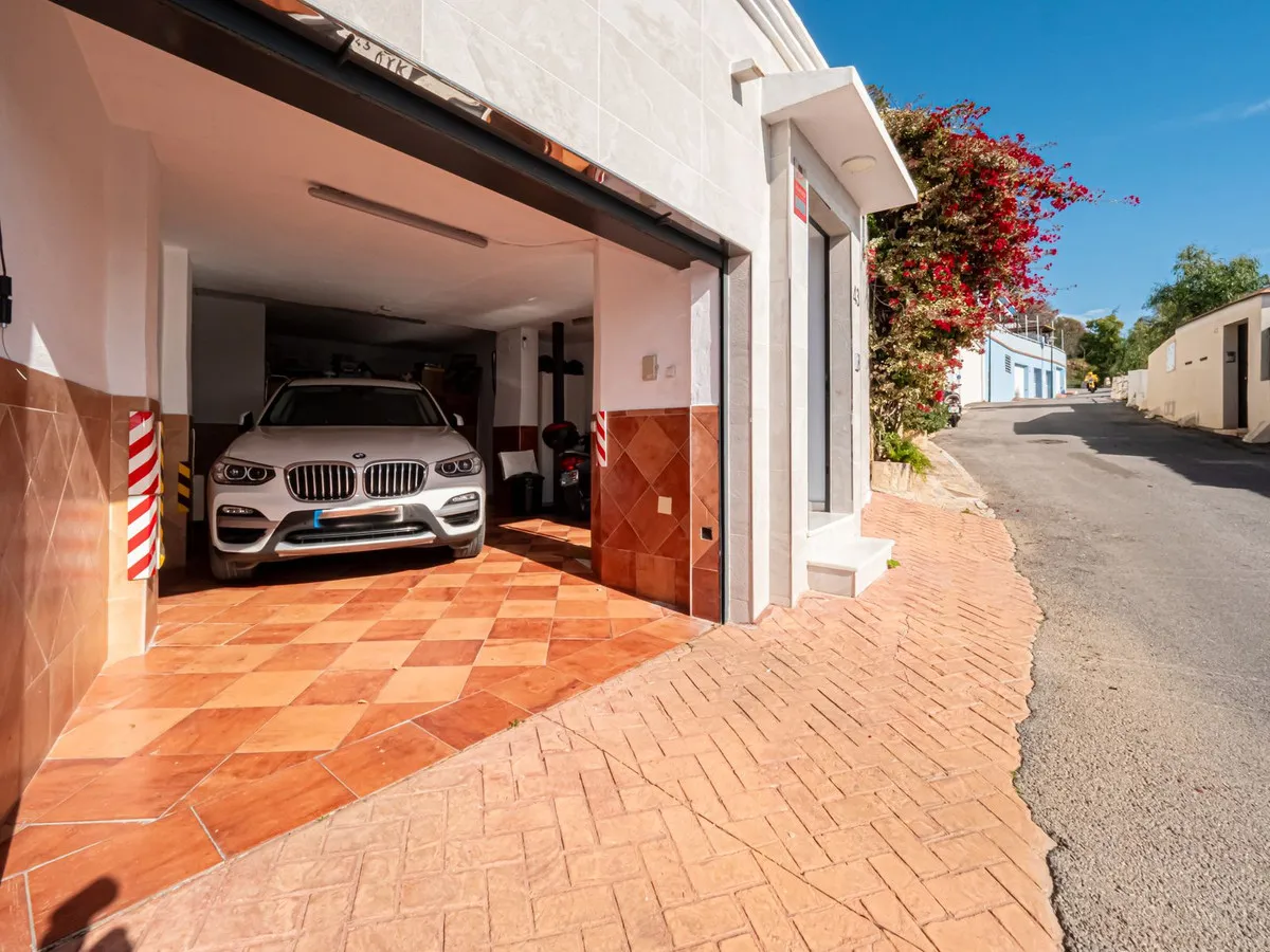 2211bd88-b60e-4c66-bf04-40e4887f8d34