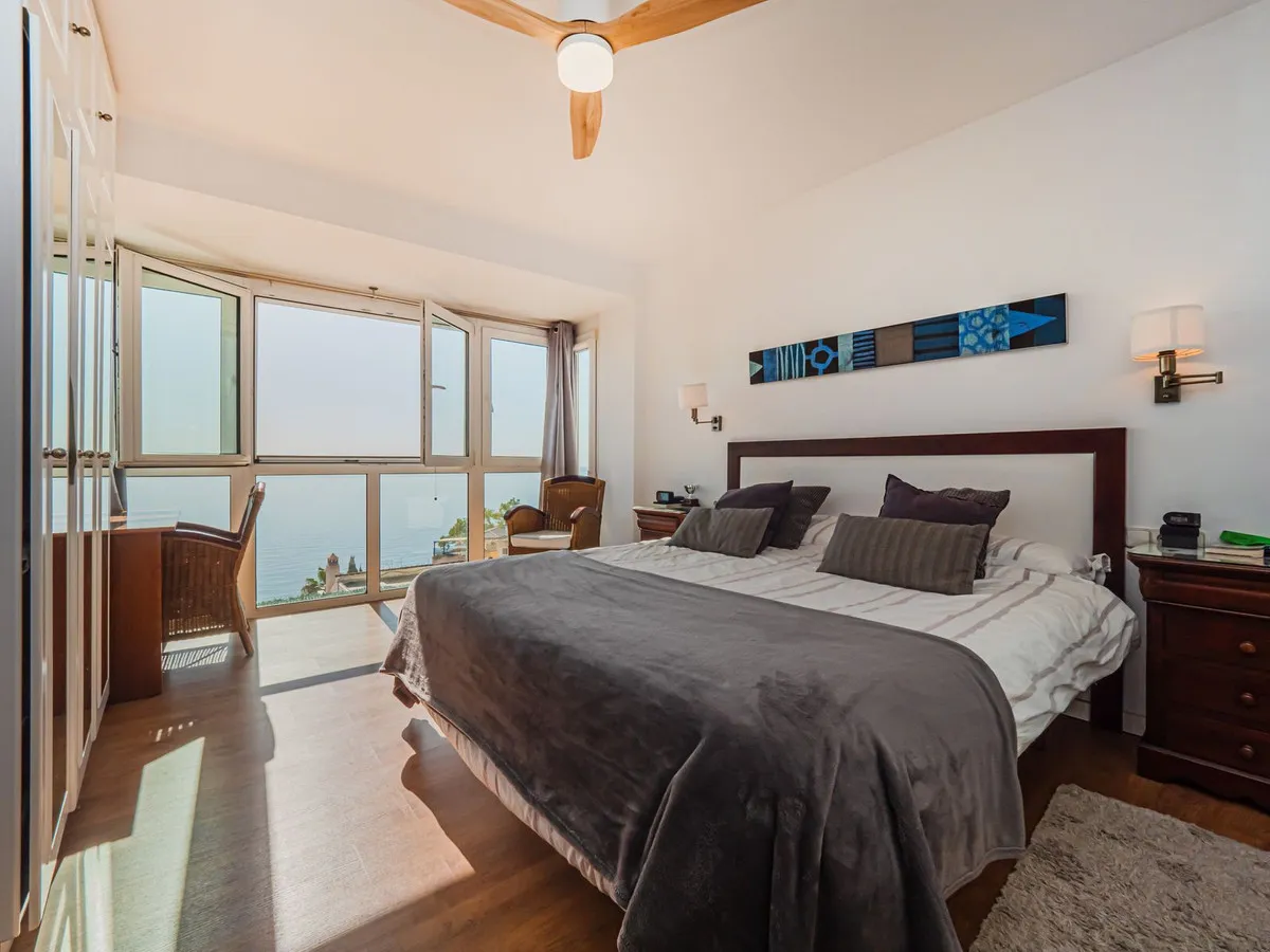 b8d3a64a-9688-4490-8c2f-138f17664ef3