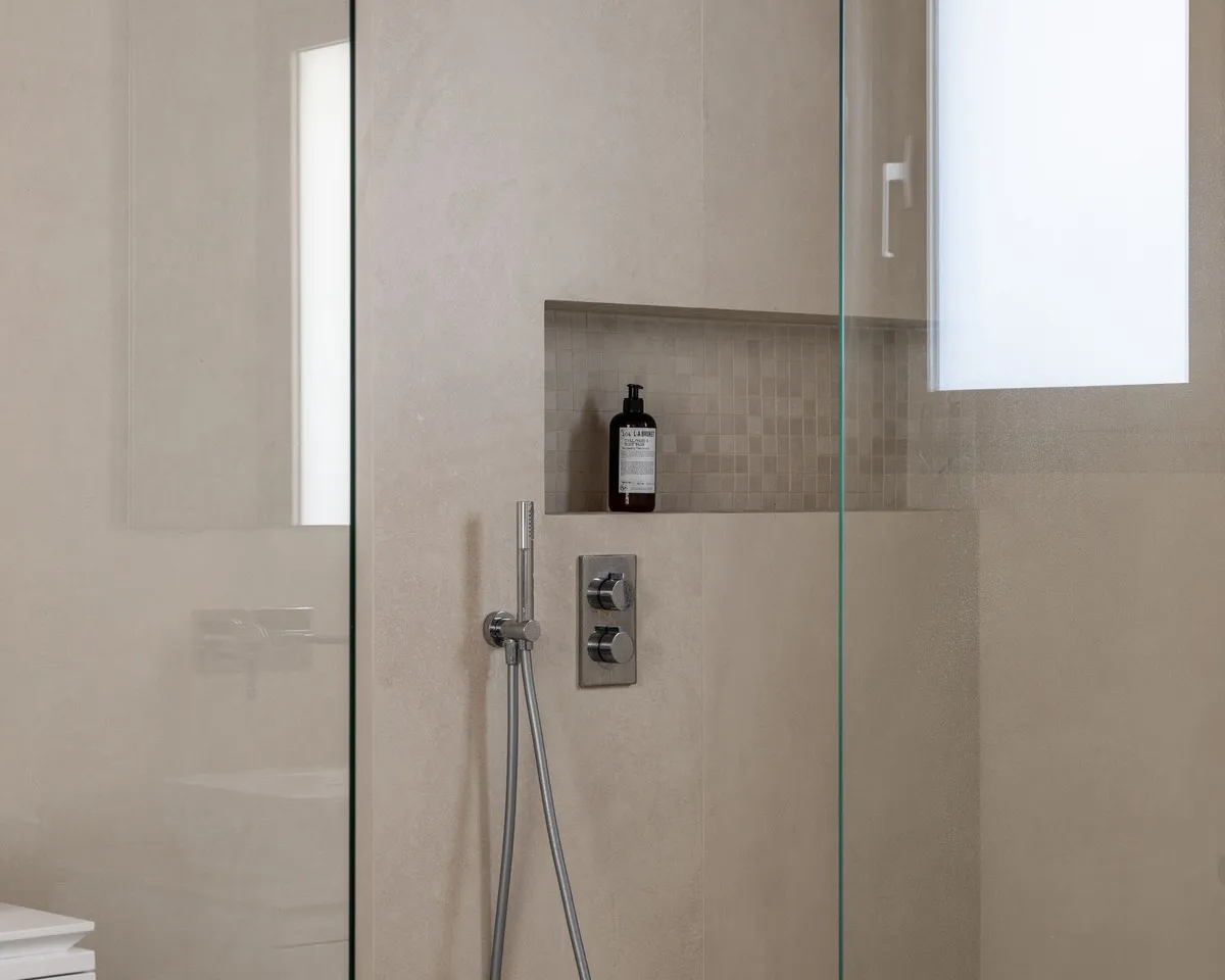 65ce768f-c684-42f9-8606-ec5a43f06e4d