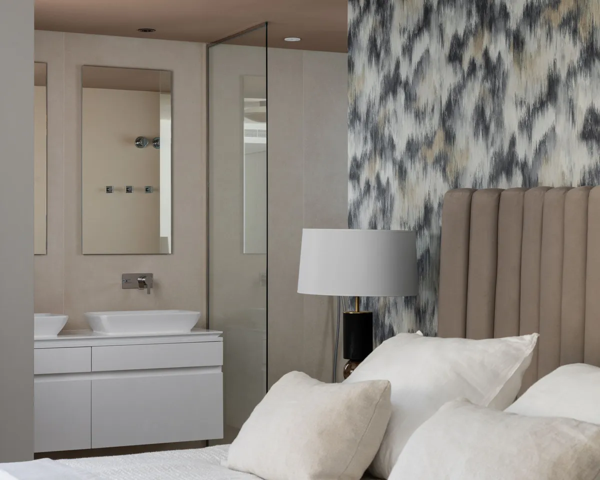 8de3bf06-9d9b-4da4-be37-c6672a195a28