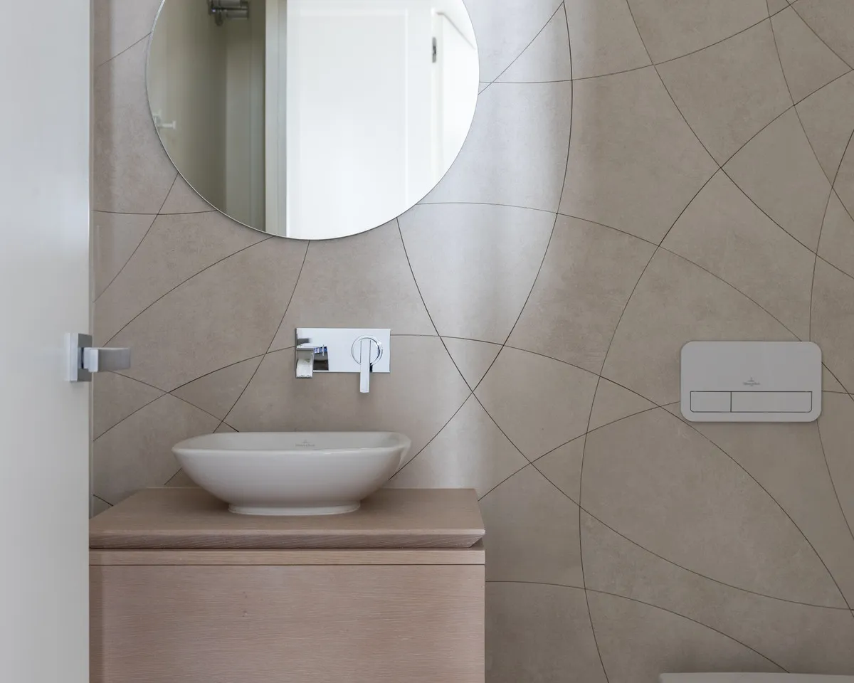 e6b6b201-933c-4924-9e56-d3eda5d804ff