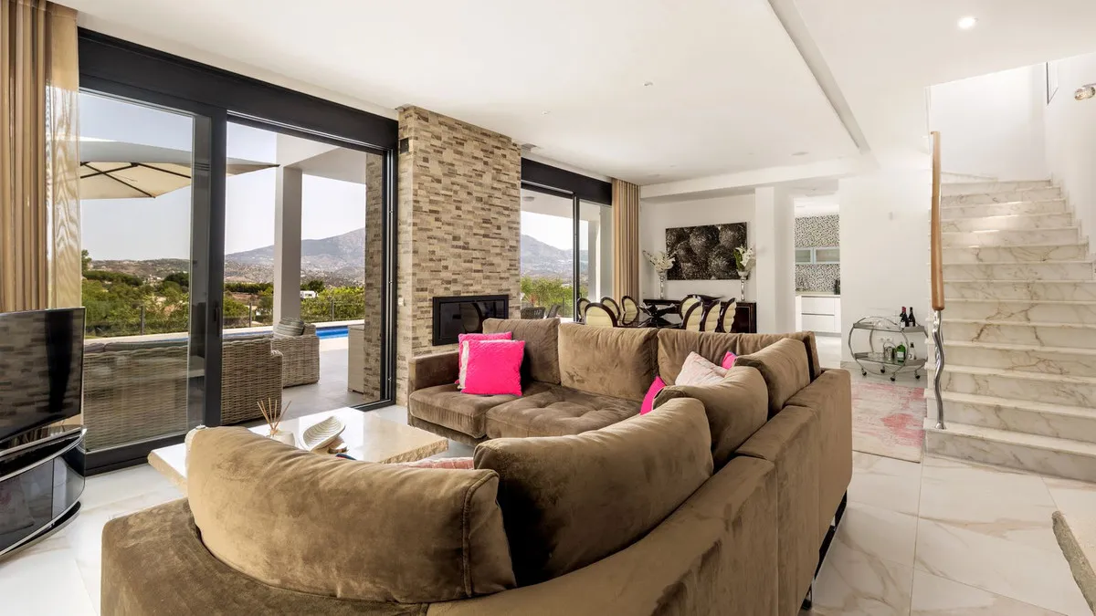 21e00094-1d47-4c41-98d1-7b60c063167a