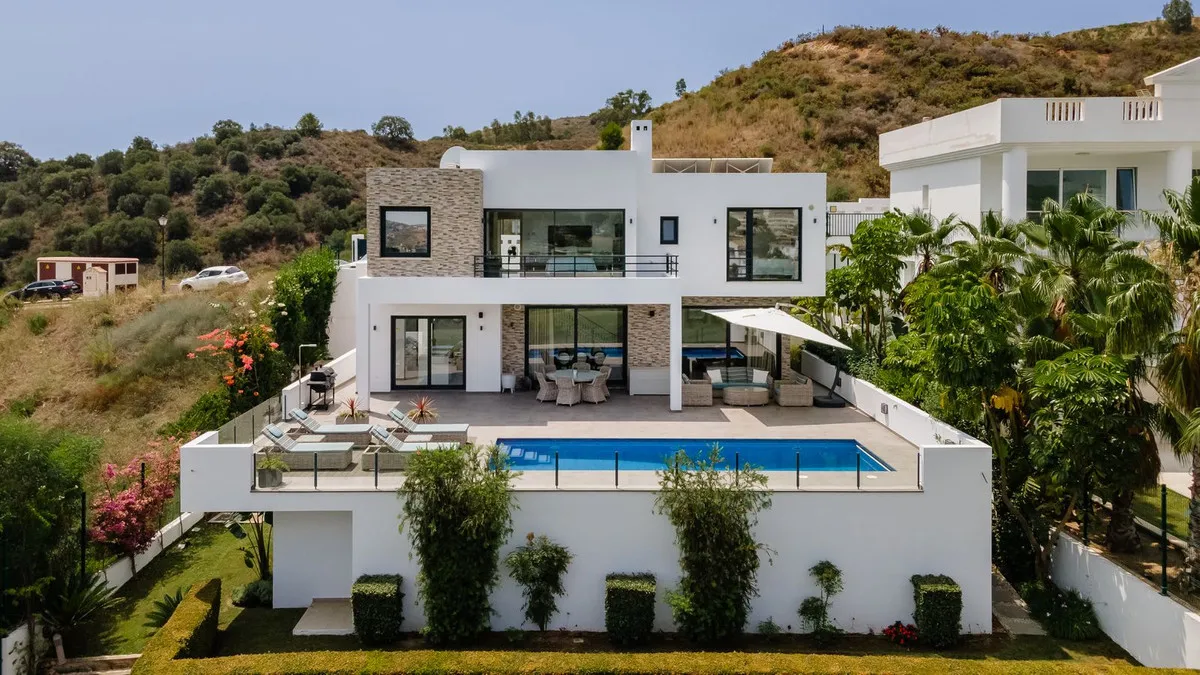 6a391661-f8a7-4f25-a184-73922017e9b0